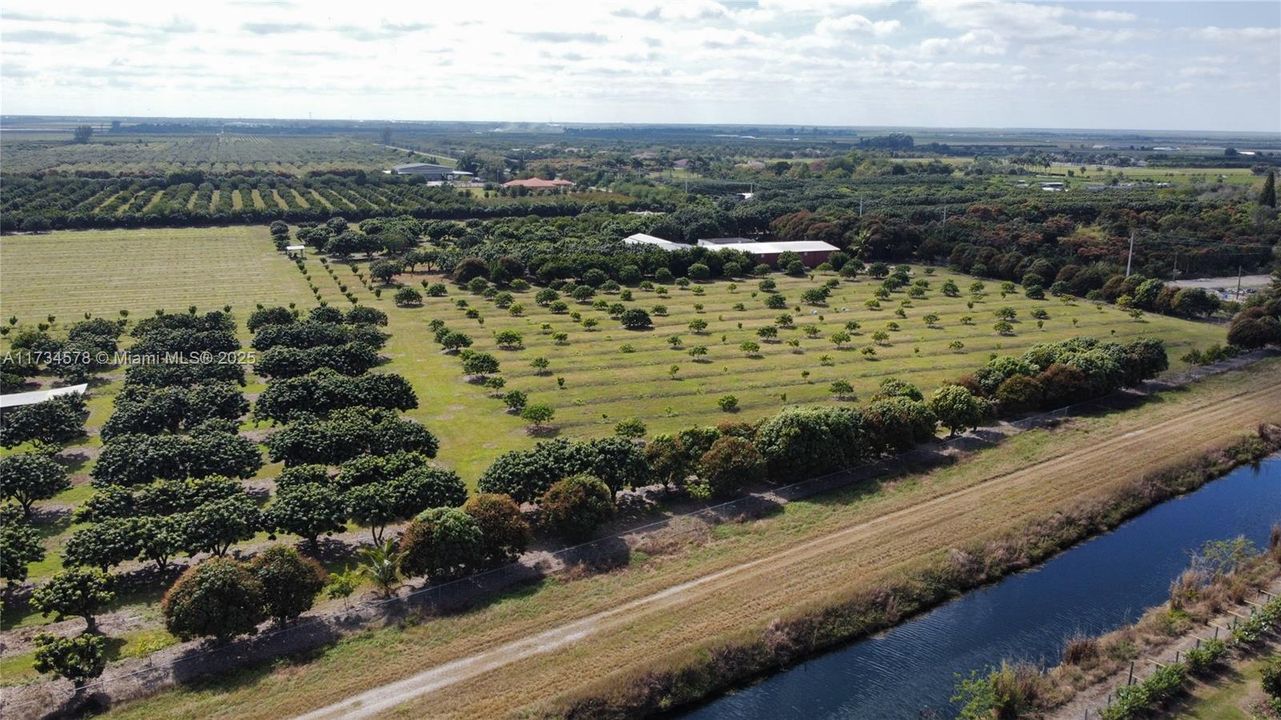 最近售出: $4,750,000 (0 贝兹, 0 浴室, 0 平方英尺)