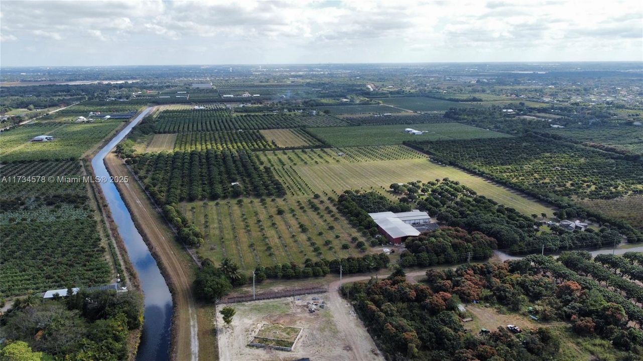 最近售出: $4,750,000 (0 贝兹, 0 浴室, 0 平方英尺)