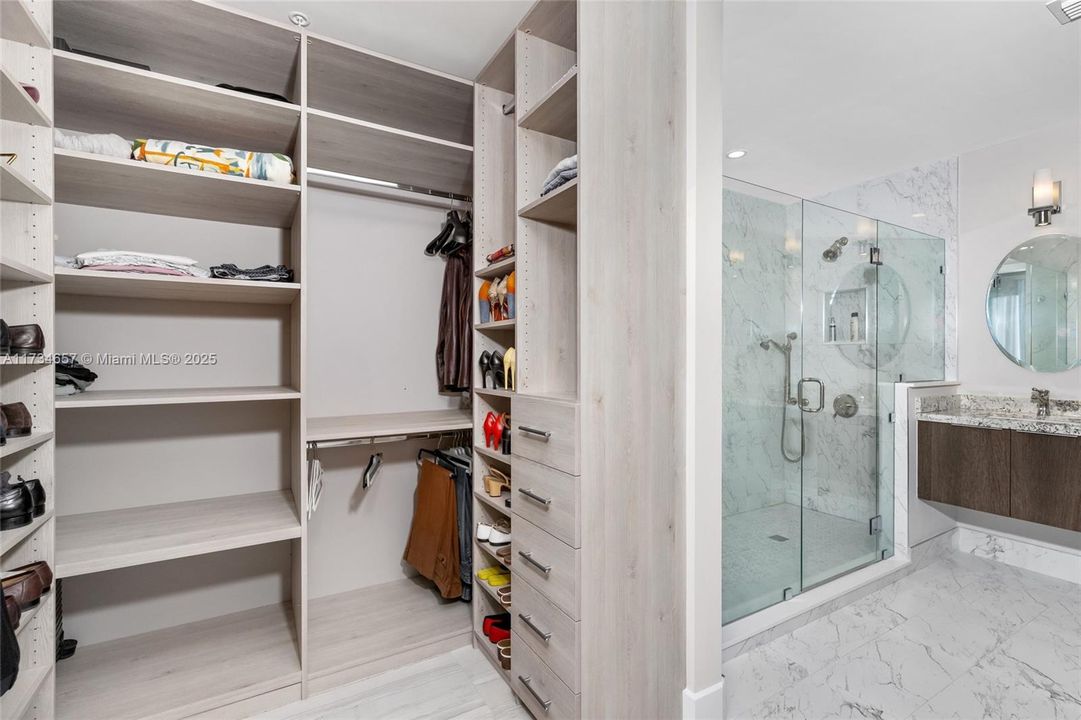 Recently Sold: $1,998,000 (3 beds, 3 baths, 2126 Square Feet)