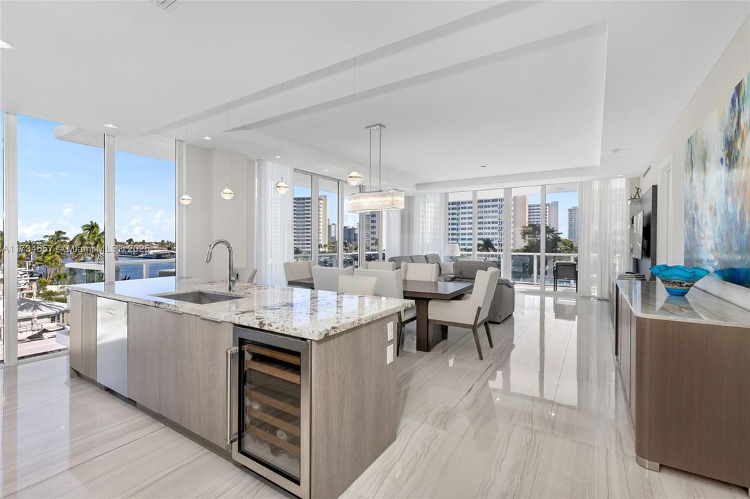 Recently Sold: $1,998,000 (3 beds, 3 baths, 2126 Square Feet)