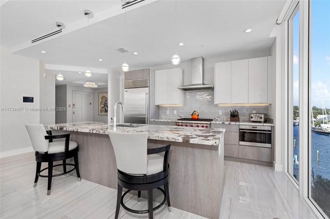 Recently Sold: $1,998,000 (3 beds, 3 baths, 2126 Square Feet)