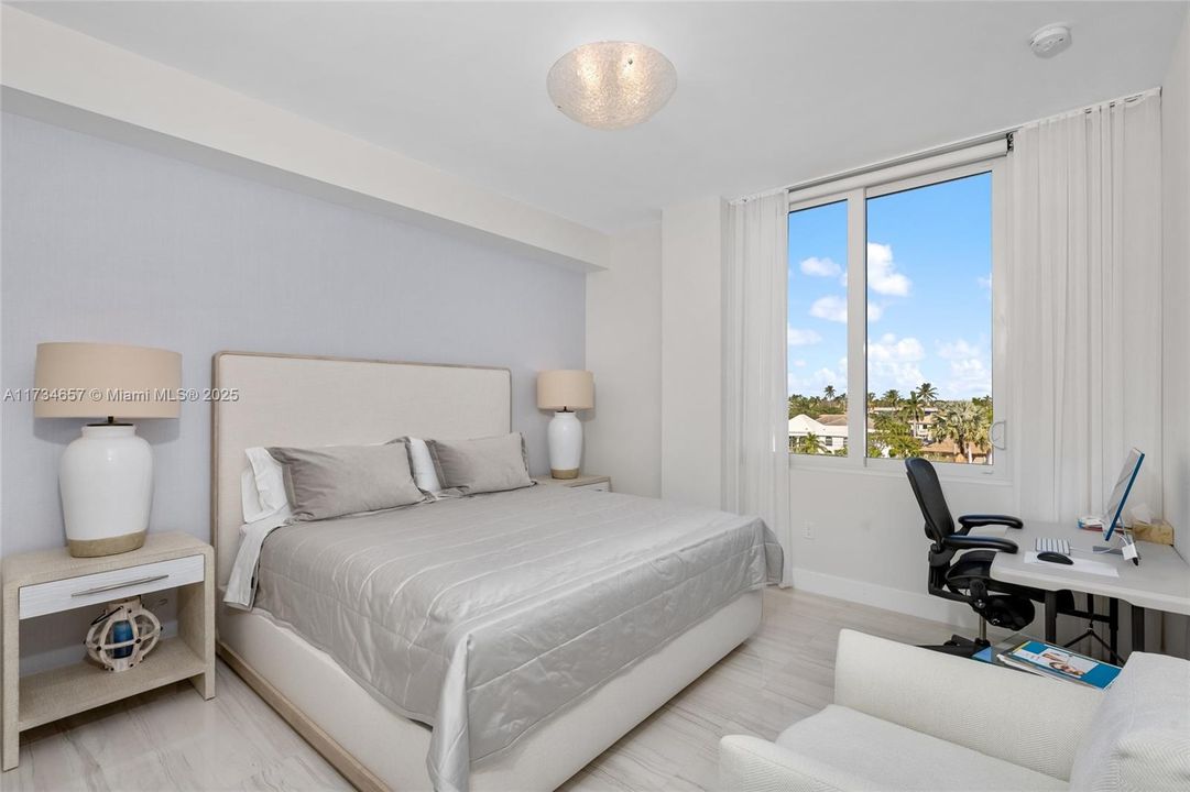 Recently Sold: $1,998,000 (3 beds, 3 baths, 2126 Square Feet)