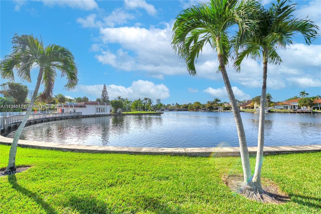 最近租的: $1,800 (1 贝兹, 1 浴室, 800 平方英尺)