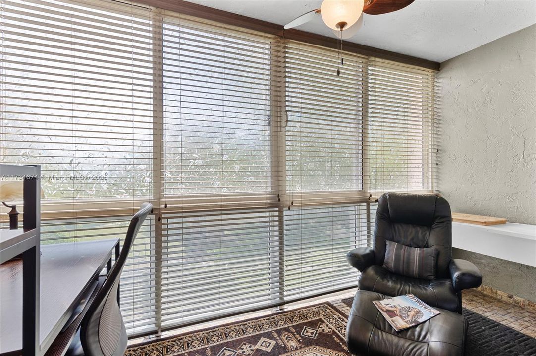 Active With Contract: $114,000 (2 beds, 2 baths, 1010 Square Feet)