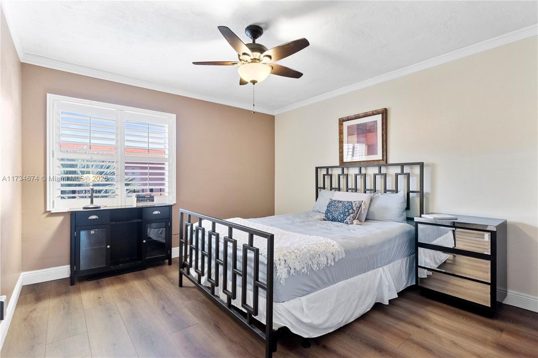 Active With Contract: $114,000 (2 beds, 2 baths, 1010 Square Feet)