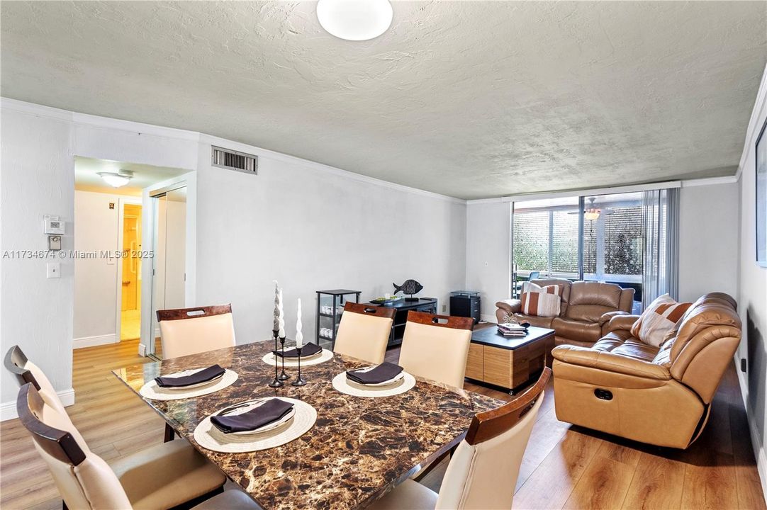 Active With Contract: $114,000 (2 beds, 2 baths, 1010 Square Feet)