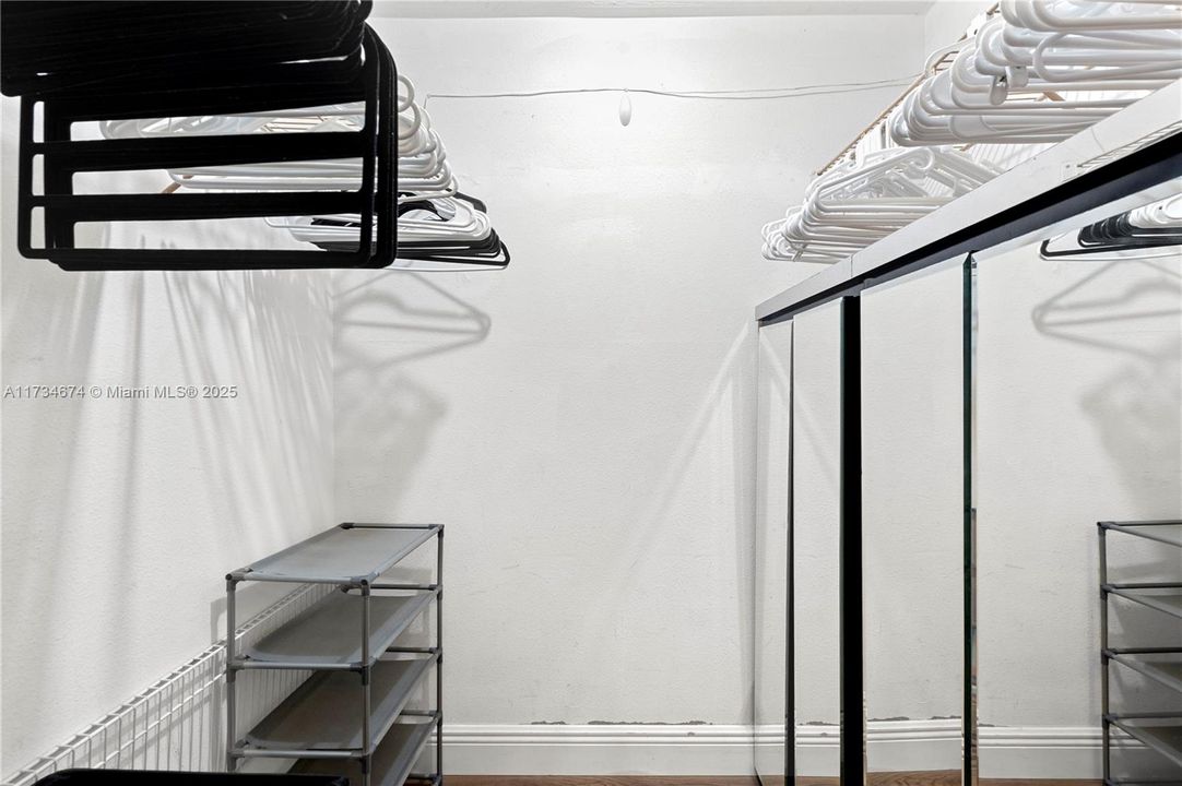 Active With Contract: $114,000 (2 beds, 2 baths, 1010 Square Feet)