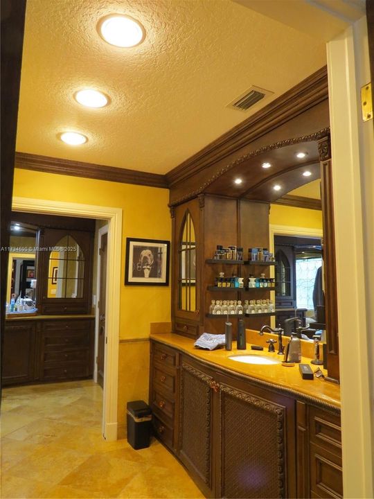 Recently Sold: $2,150,000 (7 beds, 6 baths, 7479 Square Feet)