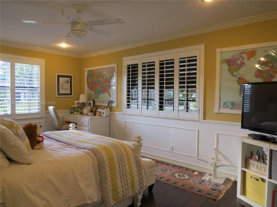 Recently Sold: $2,150,000 (7 beds, 6 baths, 7479 Square Feet)