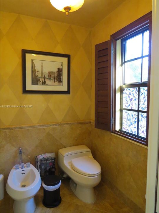 Recently Sold: $2,150,000 (7 beds, 6 baths, 7479 Square Feet)