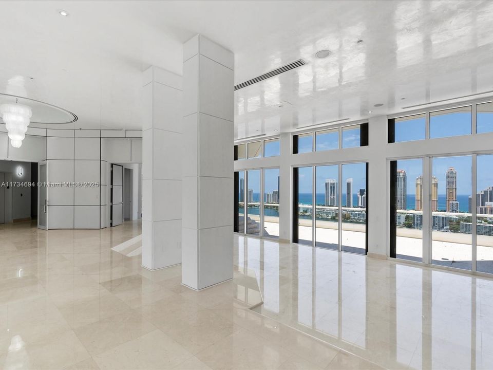 Active With Contract: $5,500,000 (6 beds, 8 baths, 9100 Square Feet)