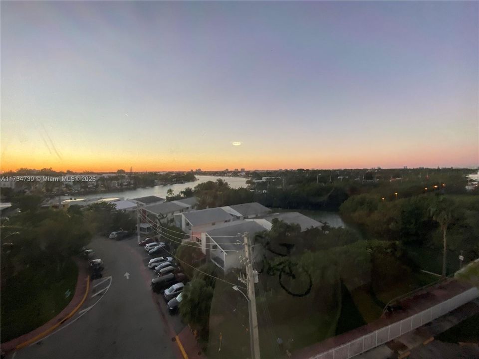 待售: $399,000 (2 贝兹, 2 浴室, 1020 平方英尺)