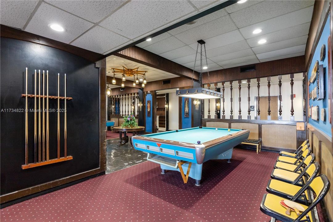 待售: $179,900 (1 贝兹, 1 浴室, 763 平方英尺)