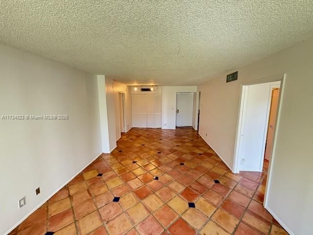 Recientemente alquilado: $1,900 (2 camas, 2 baños, 994 Pies cuadrados)