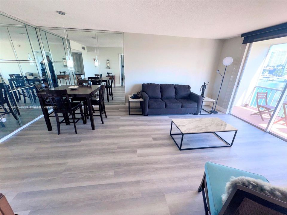 Vendido Recientemente: $178,000 (1 camas, 1 baños, 763 Pies cuadrados)