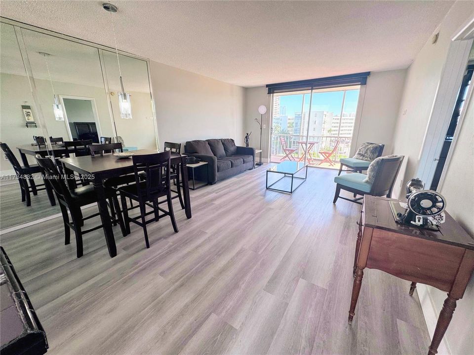 Vendido Recientemente: $178,000 (1 camas, 1 baños, 763 Pies cuadrados)