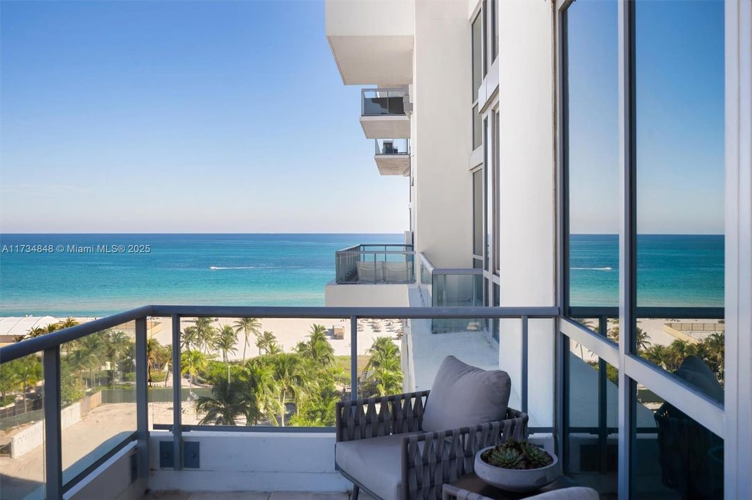 Recently Sold: $3,500,000 (2 beds, 2 baths, 1565 Square Feet)