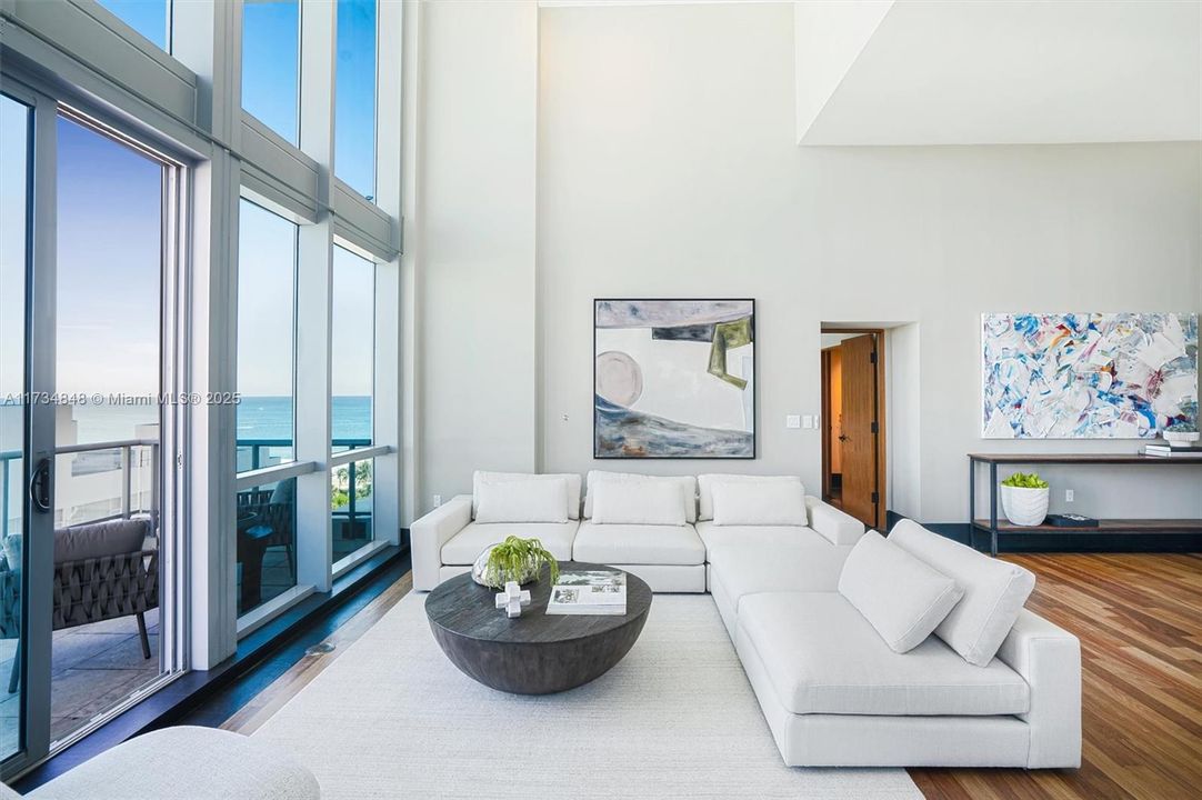 Recently Sold: $3,500,000 (2 beds, 2 baths, 1565 Square Feet)