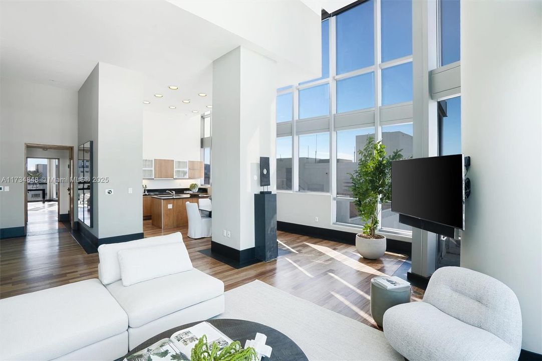 Recently Sold: $3,500,000 (2 beds, 2 baths, 1565 Square Feet)