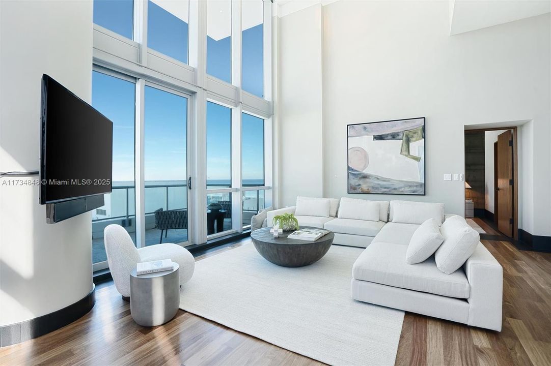 Recently Sold: $3,500,000 (2 beds, 2 baths, 1565 Square Feet)