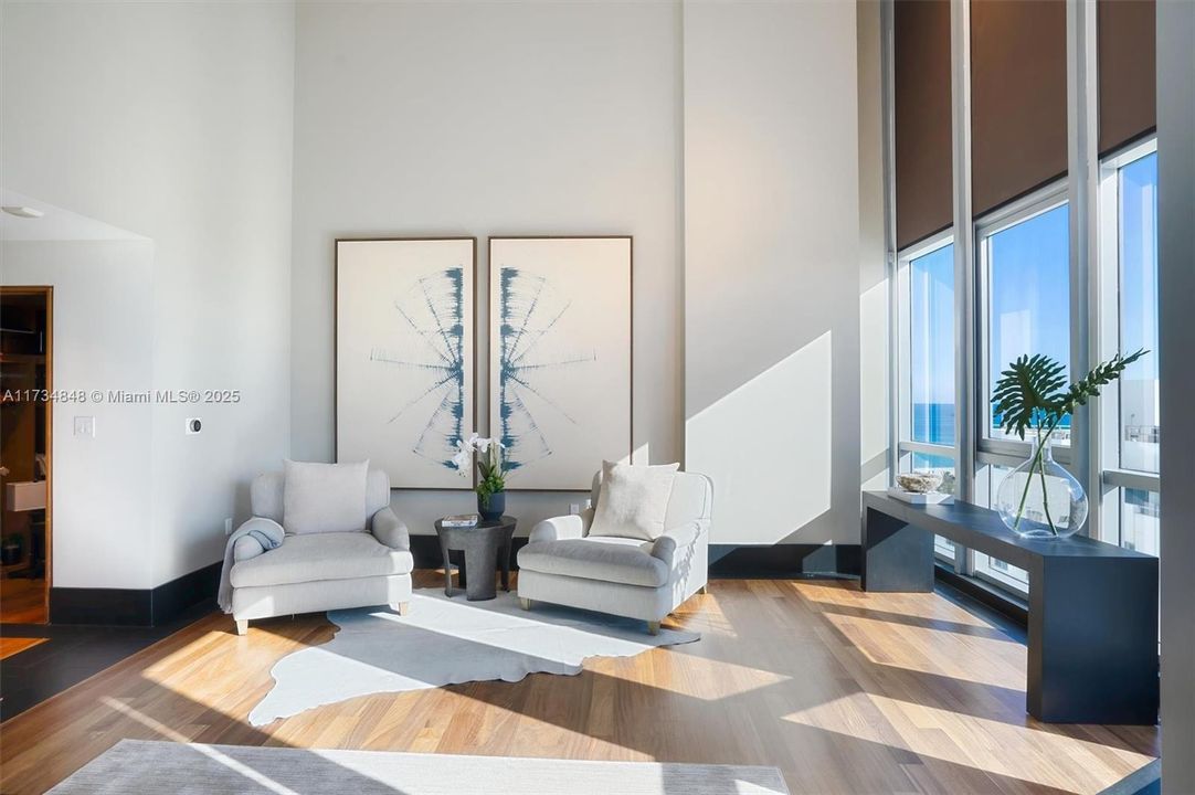 Recently Sold: $3,500,000 (2 beds, 2 baths, 1565 Square Feet)