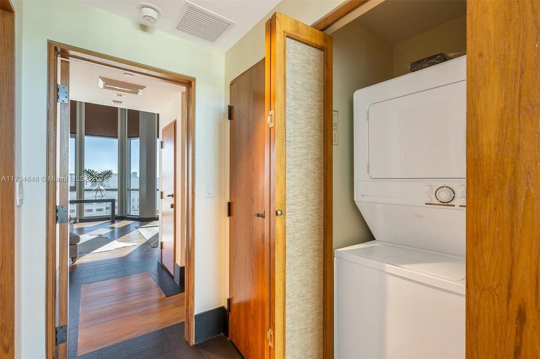 Recently Sold: $3,500,000 (2 beds, 2 baths, 1565 Square Feet)