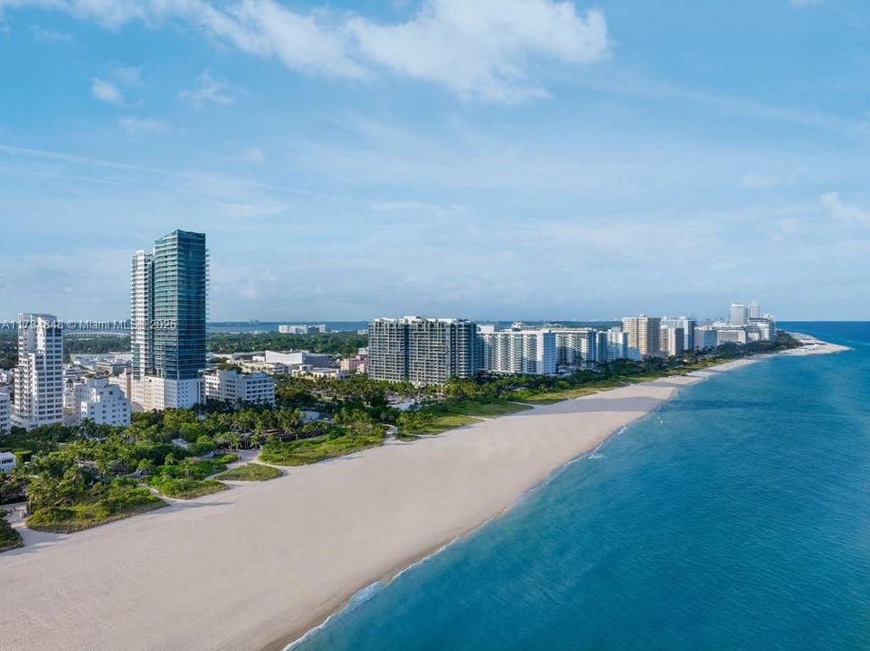 Recently Sold: $3,500,000 (2 beds, 2 baths, 1565 Square Feet)