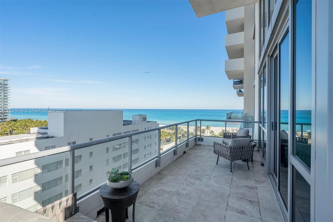 Recently Sold: $3,500,000 (2 beds, 2 baths, 1565 Square Feet)