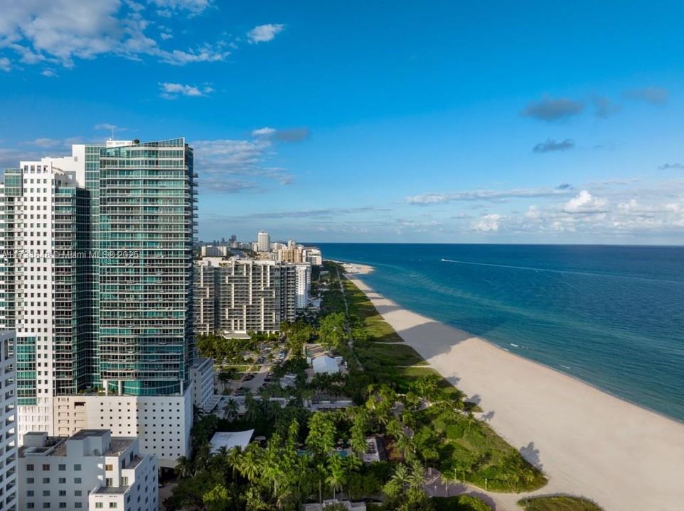 Recently Sold: $3,500,000 (2 beds, 2 baths, 1565 Square Feet)