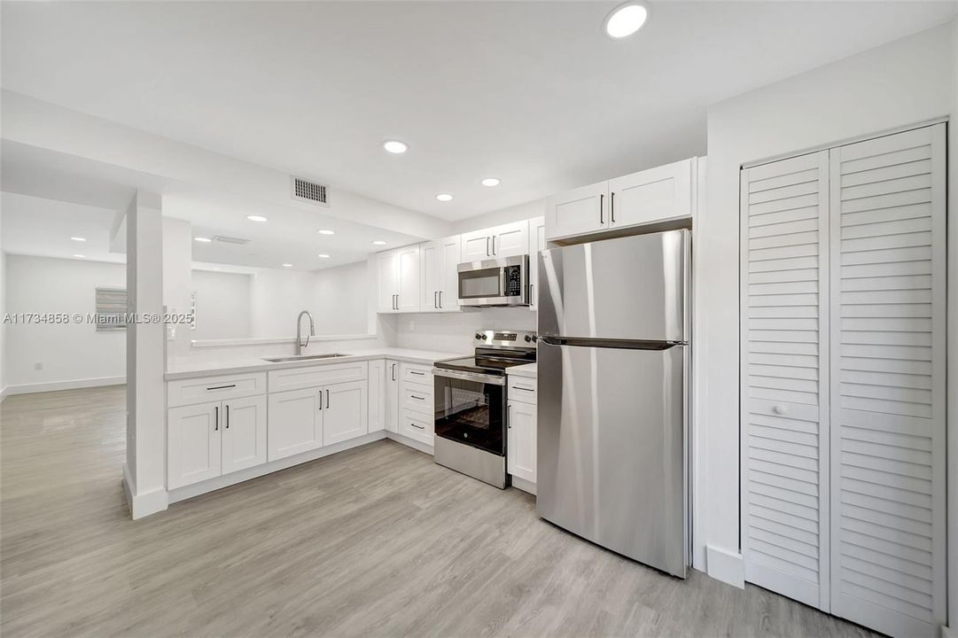 Recently Rented: $2,350 (2 beds, 2 baths, 1030 Square Feet)