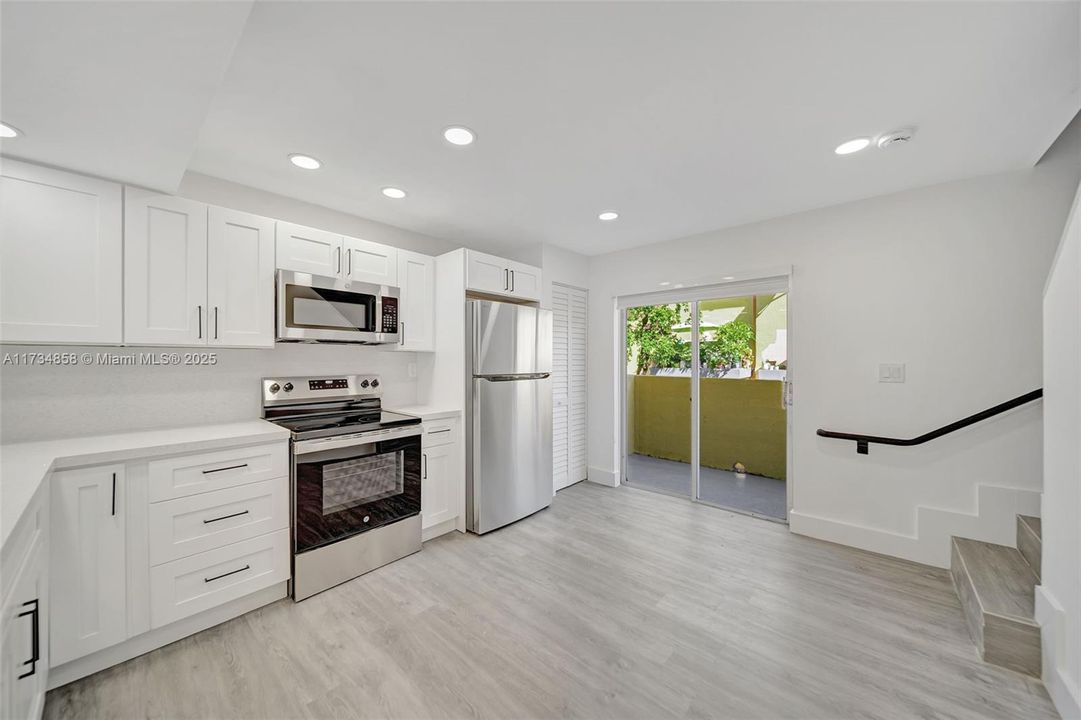 Recently Rented: $2,350 (2 beds, 2 baths, 1030 Square Feet)