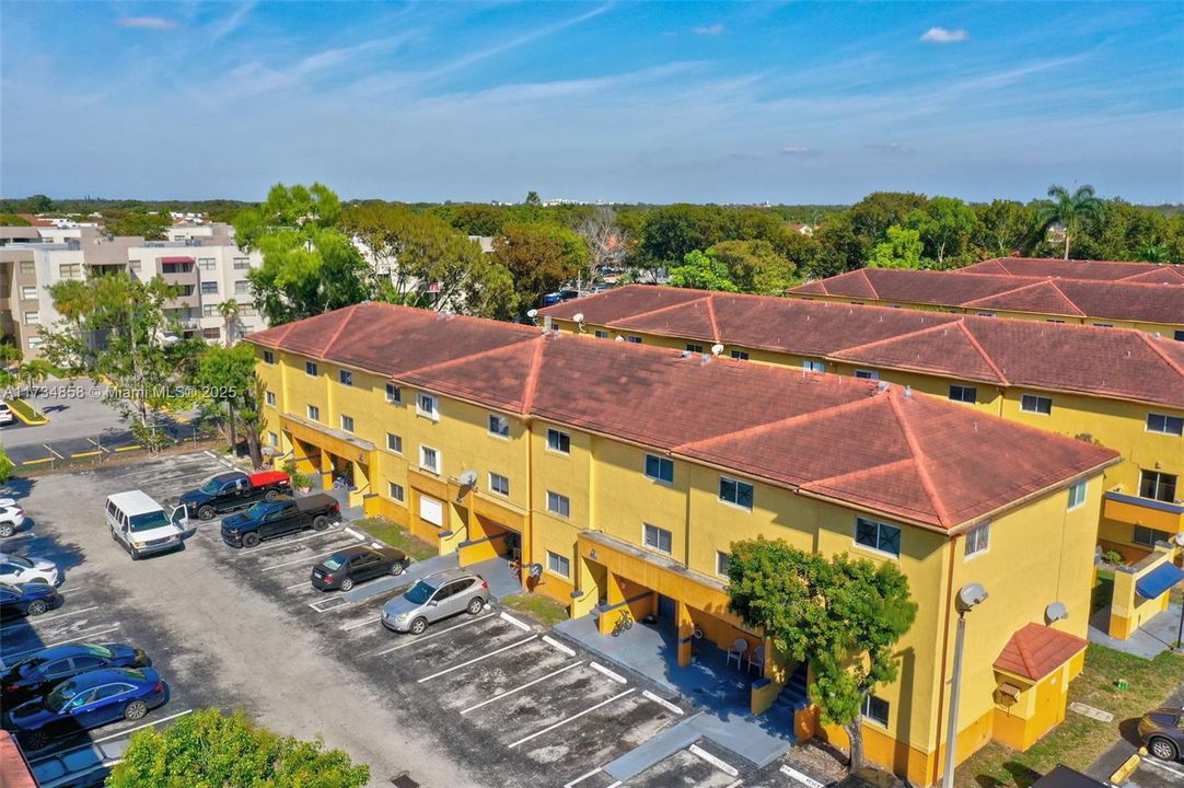 Recently Rented: $2,350 (2 beds, 2 baths, 1030 Square Feet)