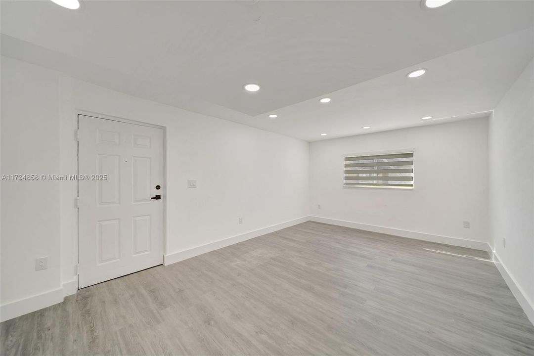 Recently Rented: $2,350 (2 beds, 2 baths, 1030 Square Feet)