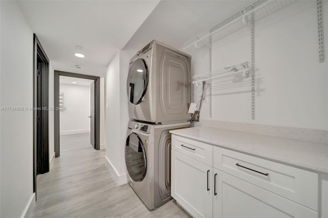 Recently Rented: $2,350 (2 beds, 2 baths, 1030 Square Feet)