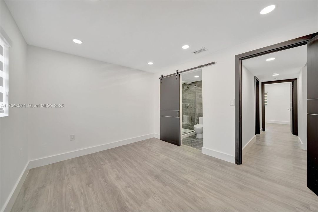 Recently Rented: $2,350 (2 beds, 2 baths, 1030 Square Feet)