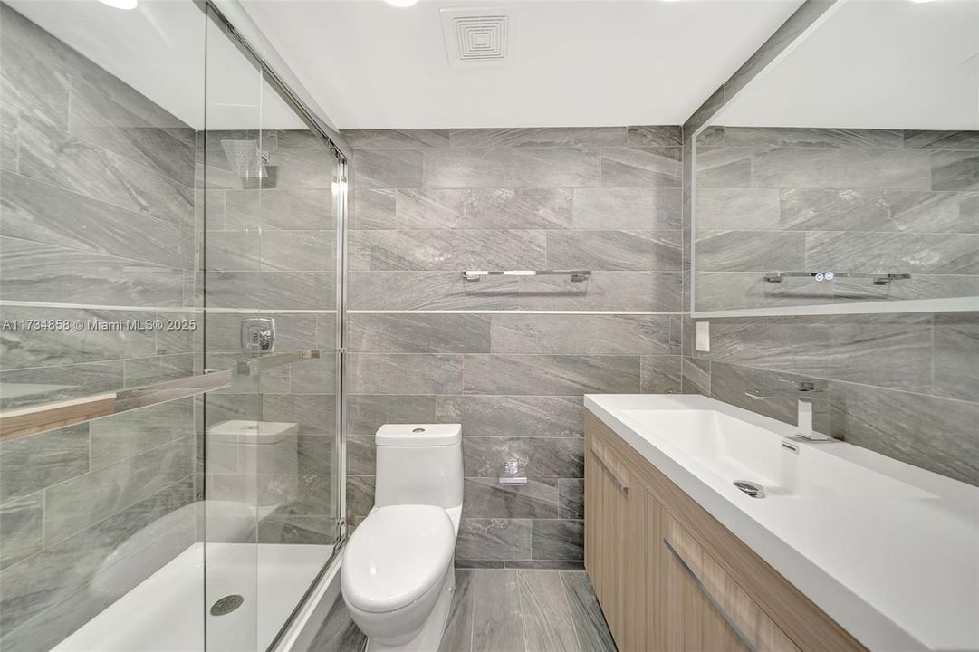 Recently Rented: $2,350 (2 beds, 2 baths, 1030 Square Feet)