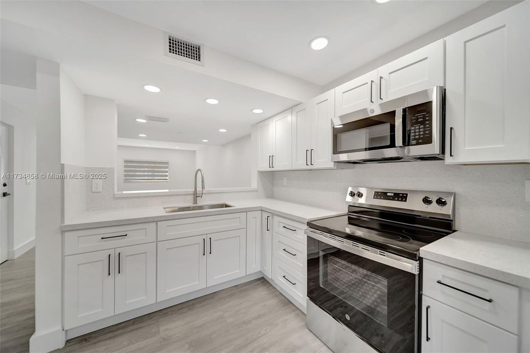 Recently Rented: $2,350 (2 beds, 2 baths, 1030 Square Feet)