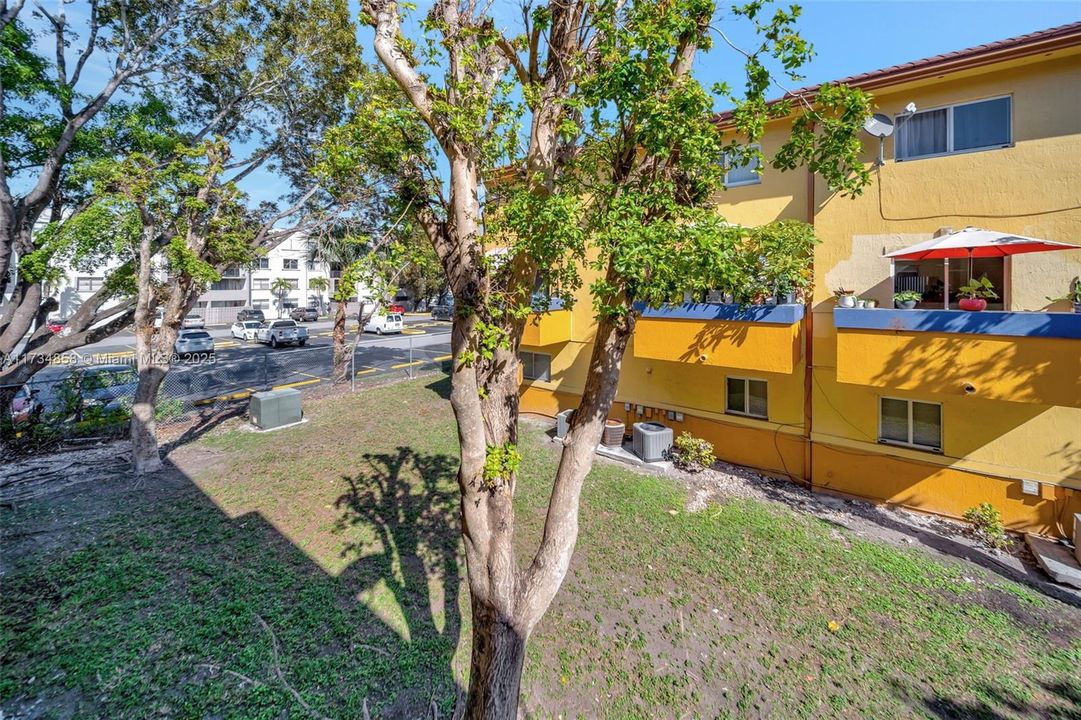 Recently Rented: $2,350 (2 beds, 2 baths, 1030 Square Feet)