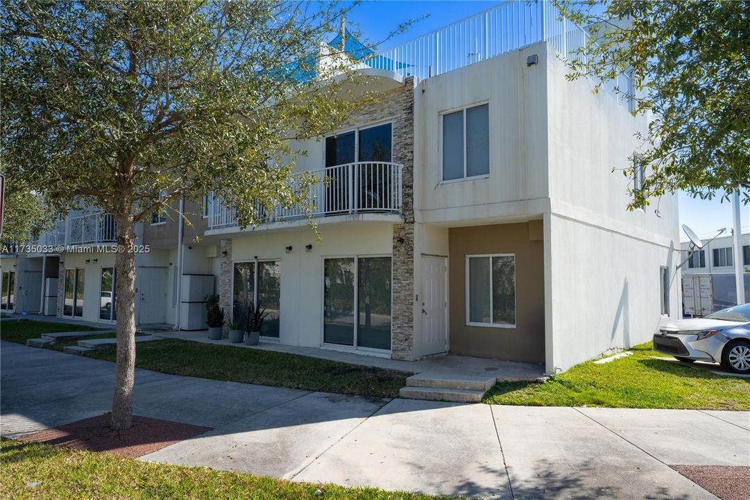 Recently Sold: $419,999 (4 beds, 3 baths, 1434 Square Feet)