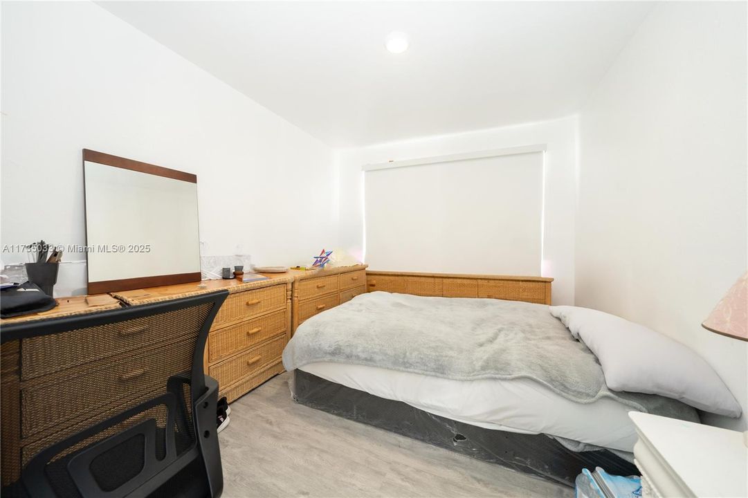 Recently Sold: $419,999 (4 beds, 3 baths, 1434 Square Feet)