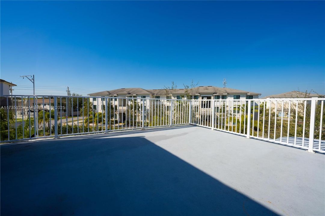 Recently Sold: $419,999 (4 beds, 3 baths, 1434 Square Feet)