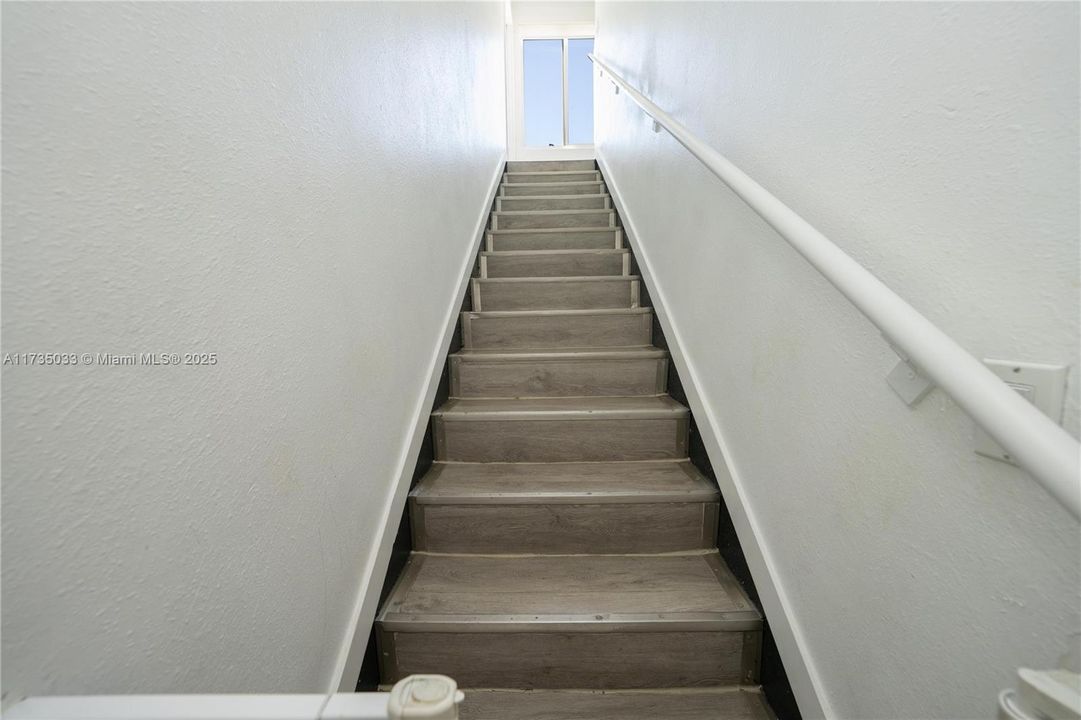 Recently Sold: $419,999 (4 beds, 3 baths, 1434 Square Feet)