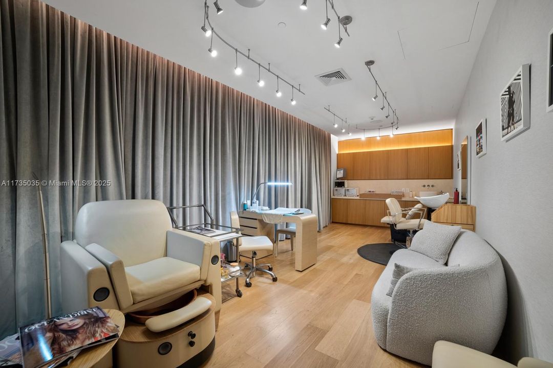 En Venta: $15,500,000 (4 camas, 3 baños, 3525 Pies cuadrados)