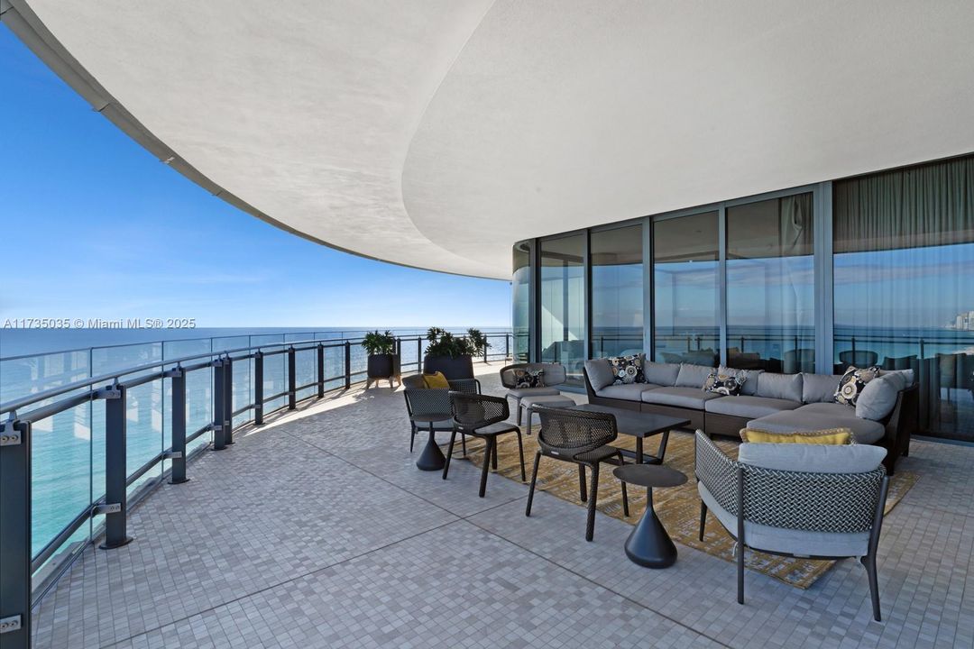En Venta: $15,500,000 (4 camas, 3 baños, 3525 Pies cuadrados)