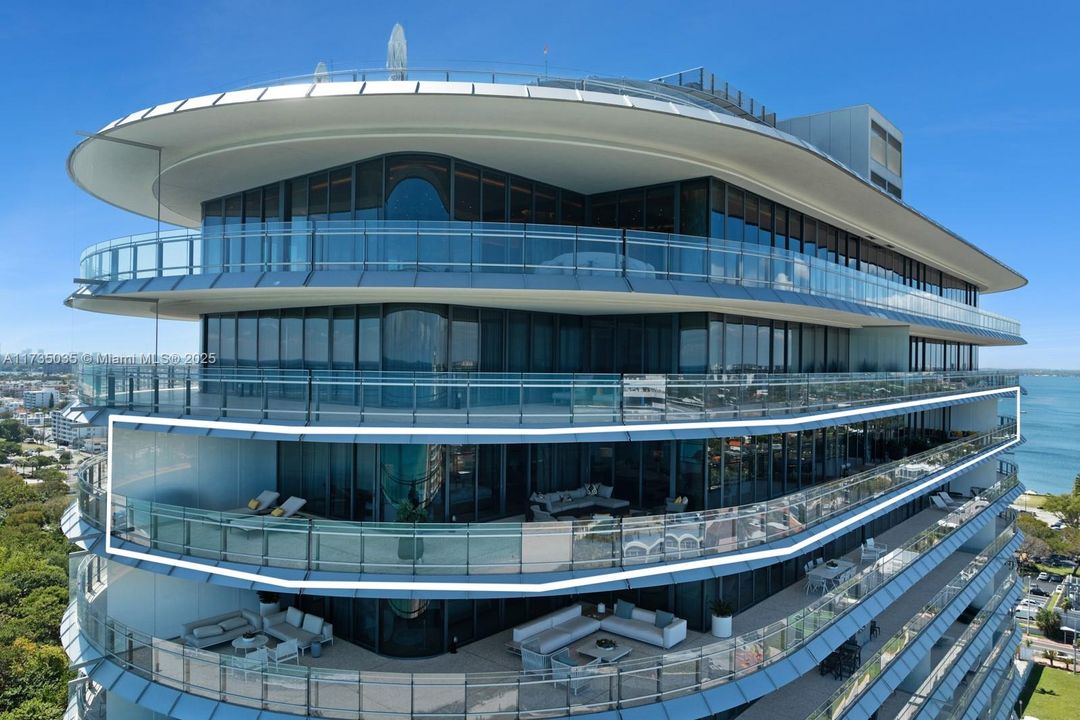En Venta: $15,500,000 (4 camas, 3 baños, 3525 Pies cuadrados)
