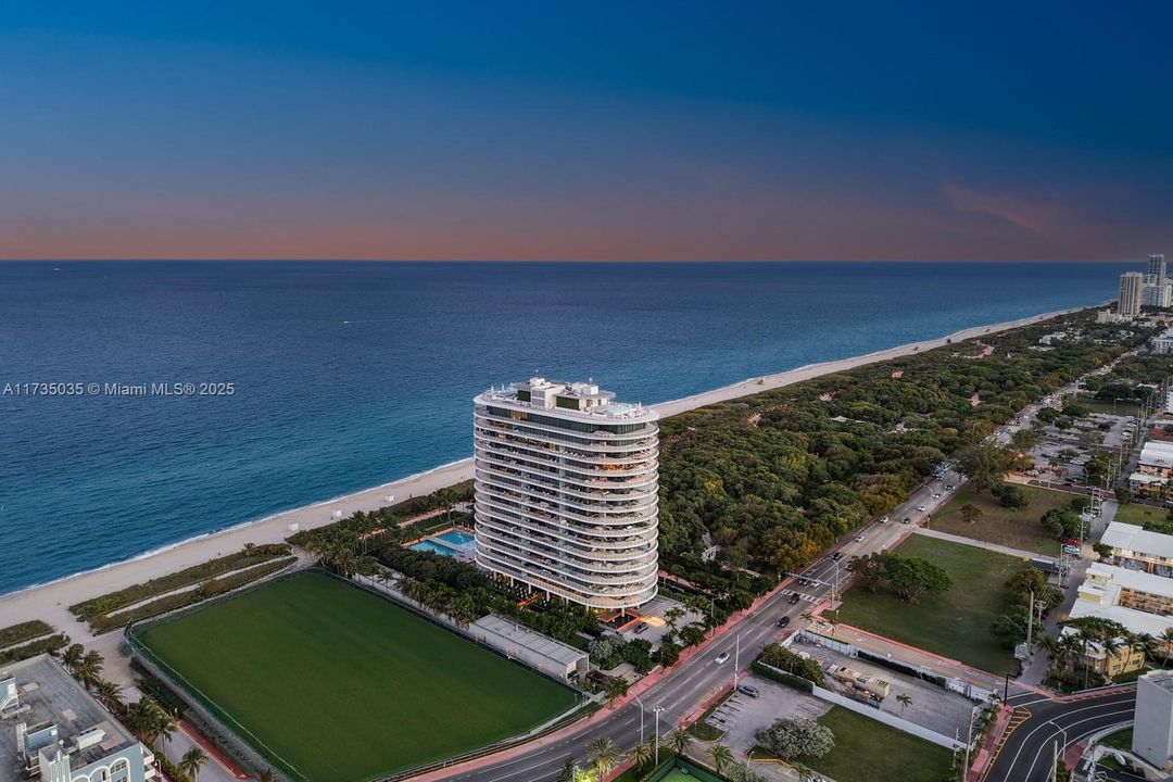 En Venta: $15,500,000 (4 camas, 3 baños, 3525 Pies cuadrados)