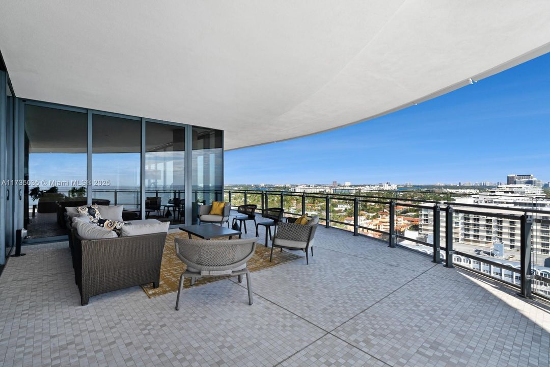 En Venta: $15,500,000 (4 camas, 3 baños, 3525 Pies cuadrados)