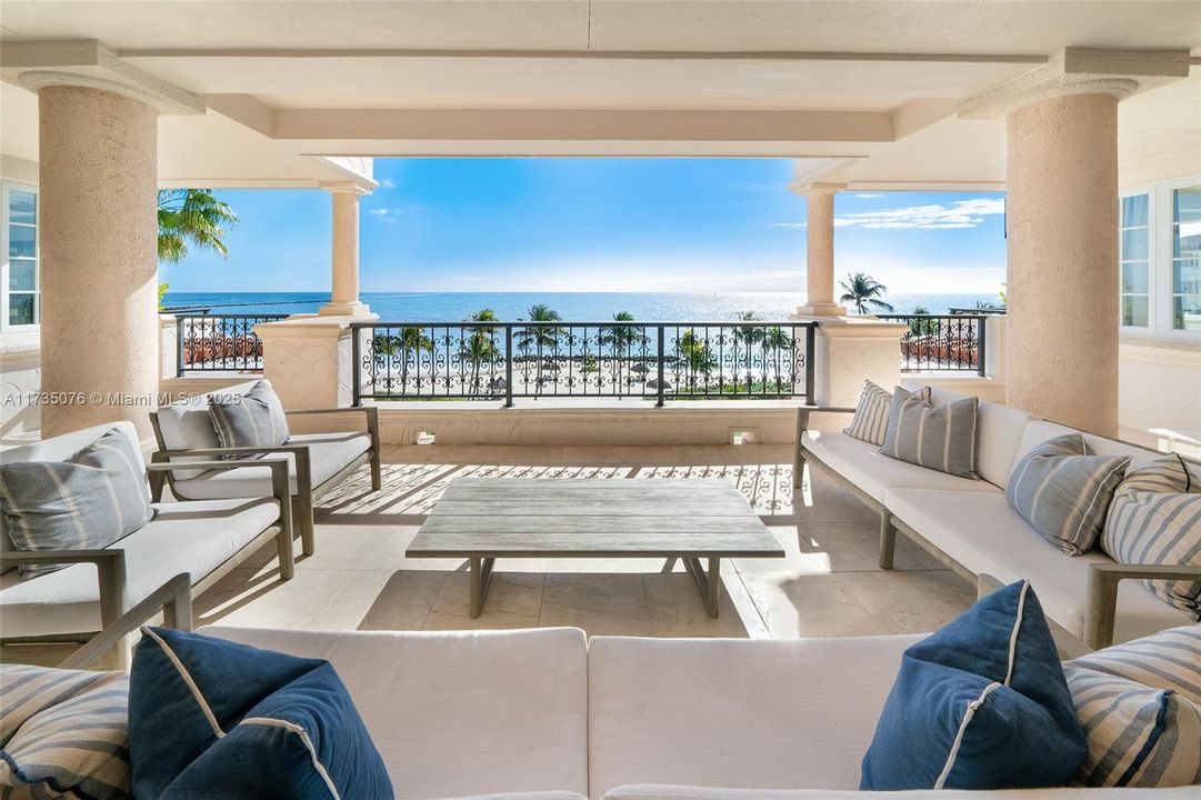 Activo con contrato: $13,900,000 (3 camas, 3 baños, 4590 Pies cuadrados)