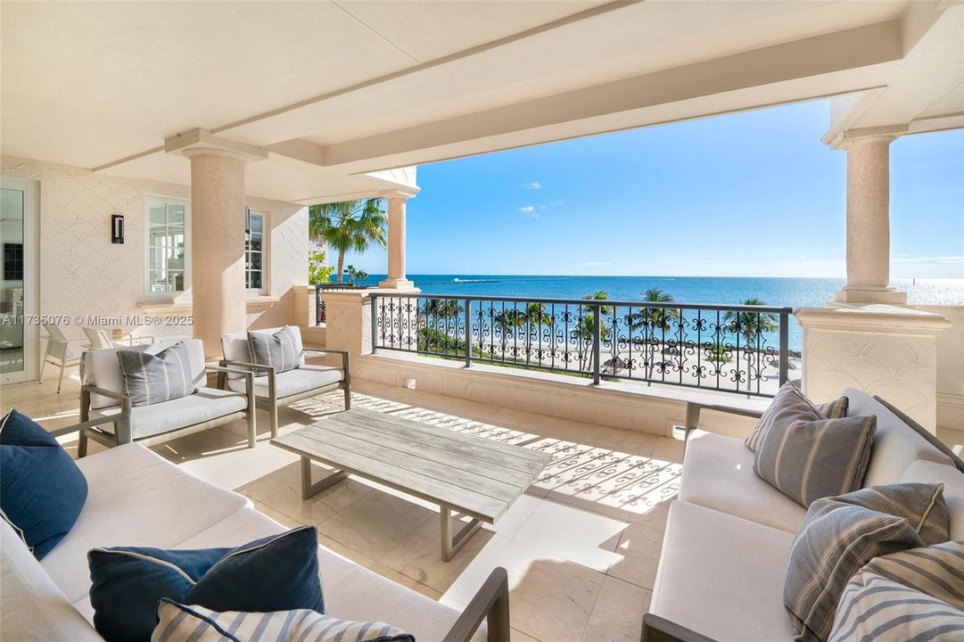 Activo con contrato: $13,900,000 (3 camas, 3 baños, 4590 Pies cuadrados)