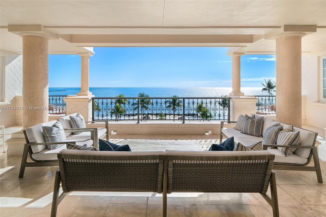 Activo con contrato: $13,900,000 (3 camas, 3 baños, 4590 Pies cuadrados)